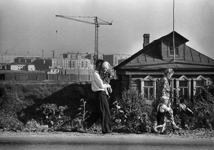 Застройка новых районов на окраине города. СССР, Москва, 1954 год.