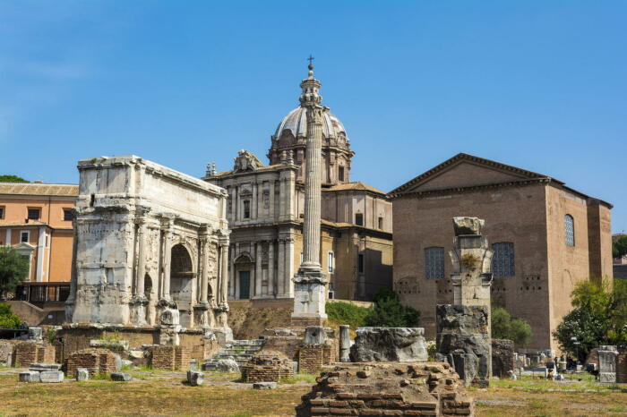 Курия Юлия в Риме. \ Фото: colosseumrometickets.com.