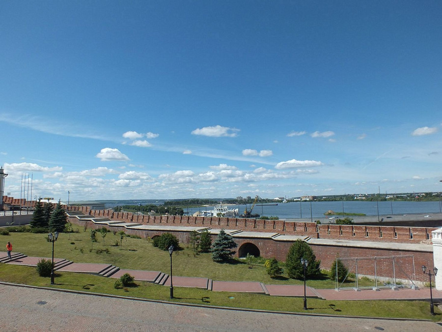 14-7 Казань кремль стена от ТБ
