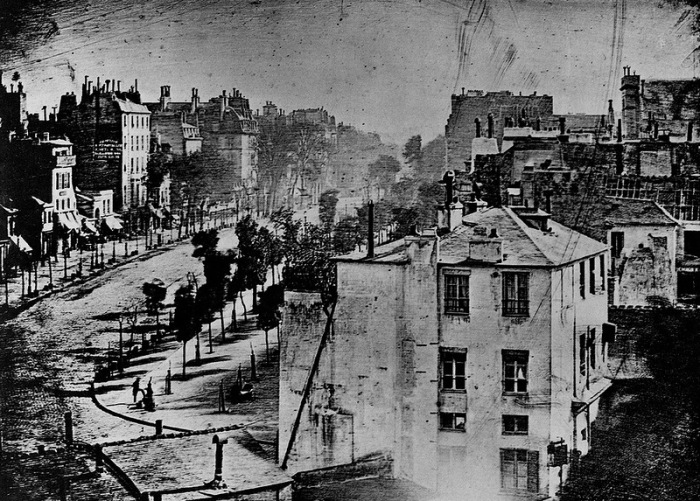 Первый снимок Парижа с бульваром дю Тампль, 1838 год. | Фото: Википедия.