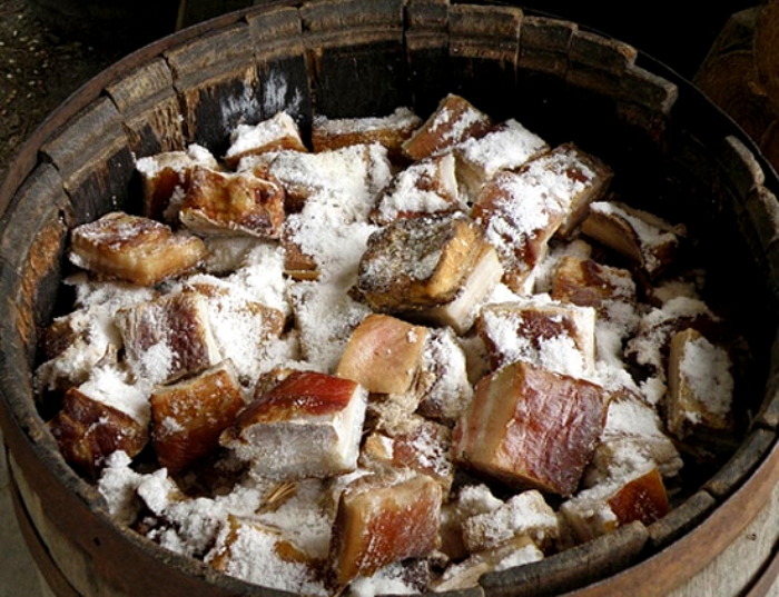 Сегодня солонину в бочках практически не найдешь. /Фото: steaklovers.menu