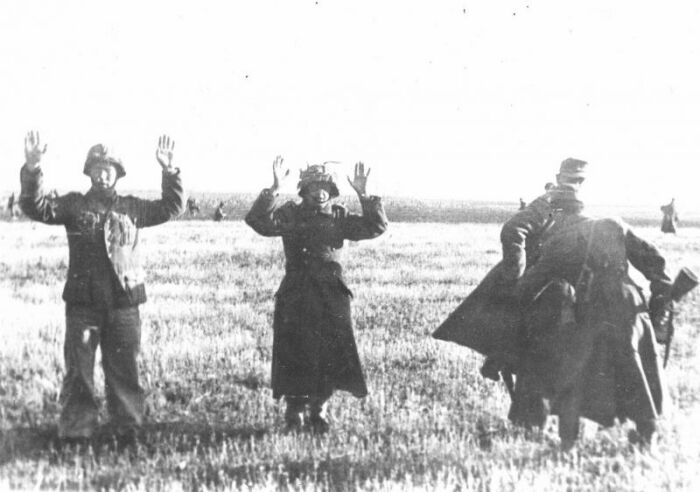 Не все немцы хотели сражаться за Рейх. waralbum.ru.