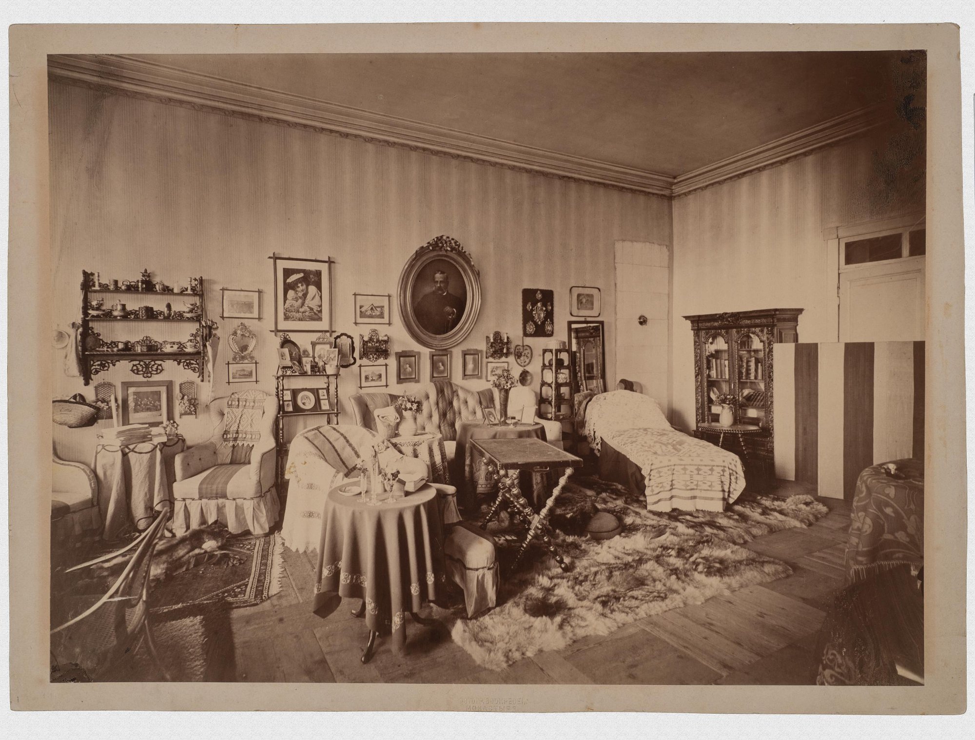 1878. Интерьер в Покровском