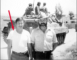 Ратников на службе в Афганистане, где, по его словам, проходили испытания одного из видов пси-оружия.