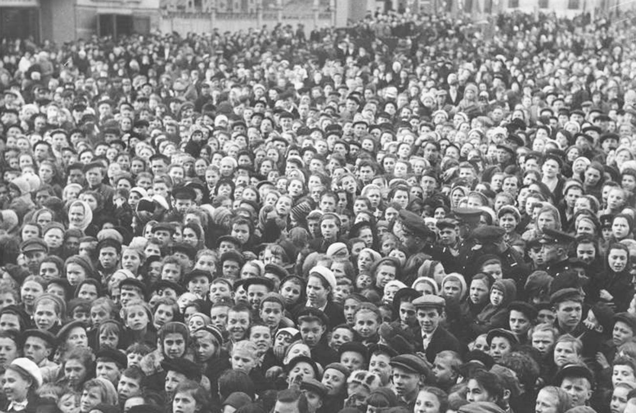 Праздник Победы в Москве на площади Маяковского.