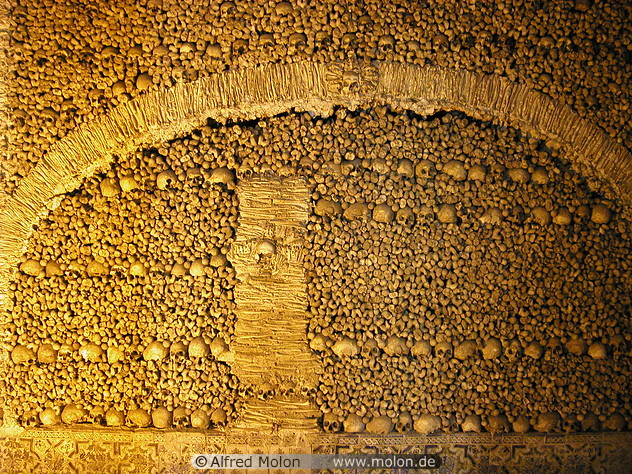 Capela dos Ossos