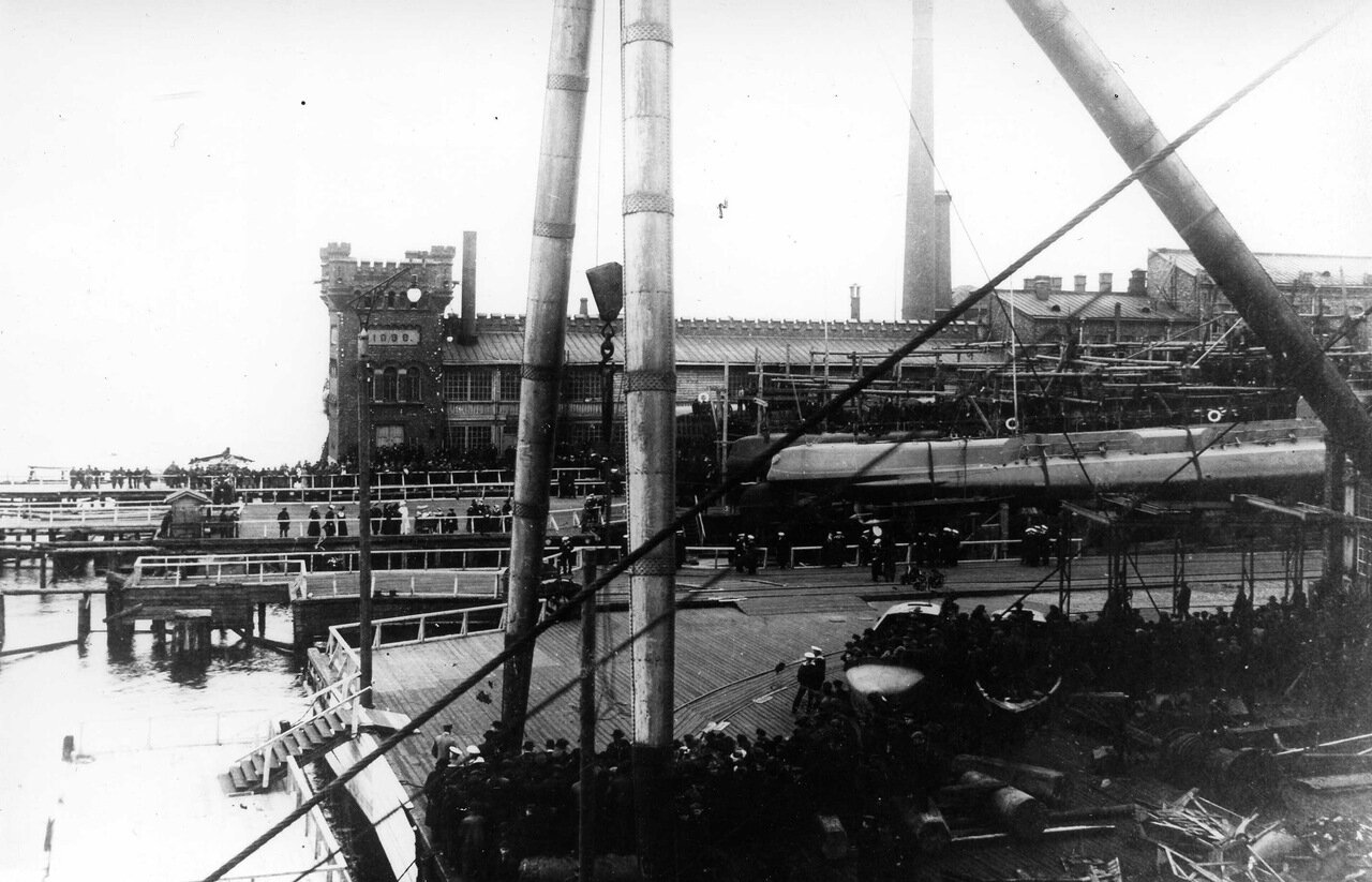 19. ПЛ «Барс» и «Гепард» перед спуском на воду