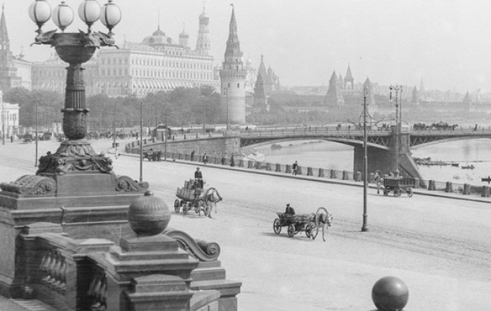 Чёрный пиар заслоняет от нас позитивную историю России