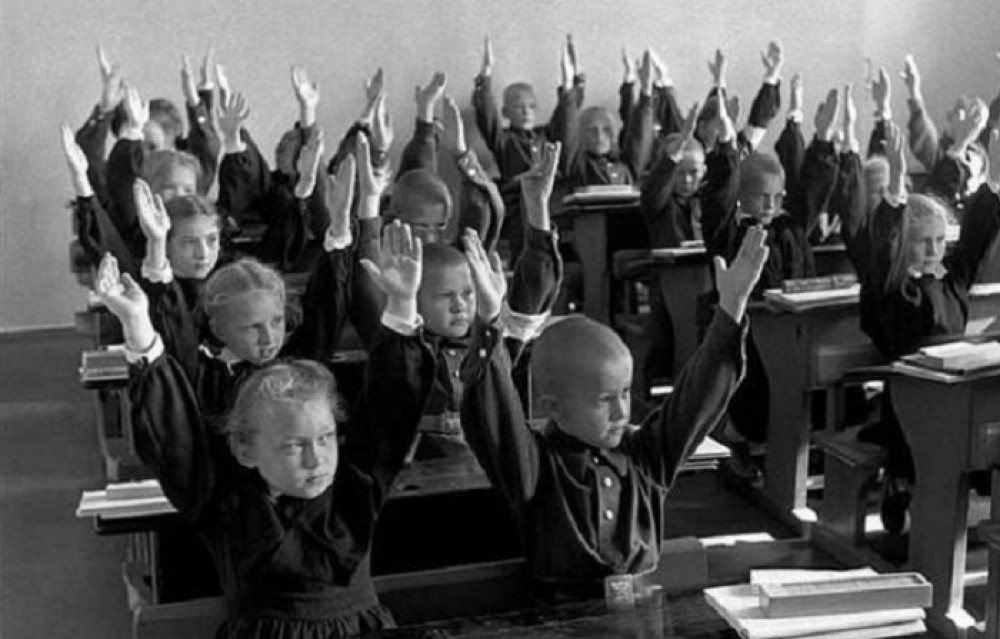 Жизнь в СССР: 25 фотографий из 1954 года, сделанных французским корреспондентом после смерти Сталина