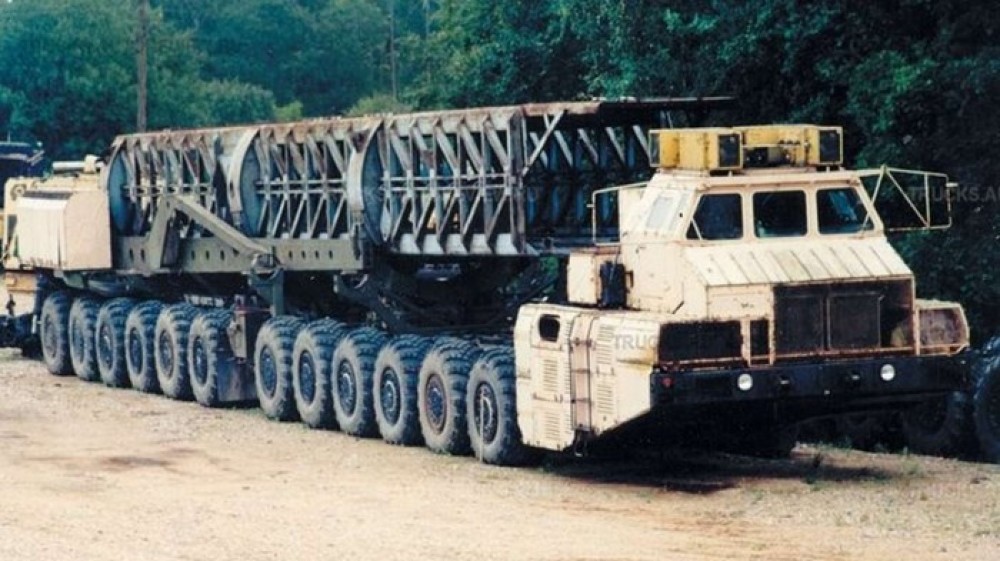 Для чего в СССР построили 24-колесный «МАЗ-7904»?