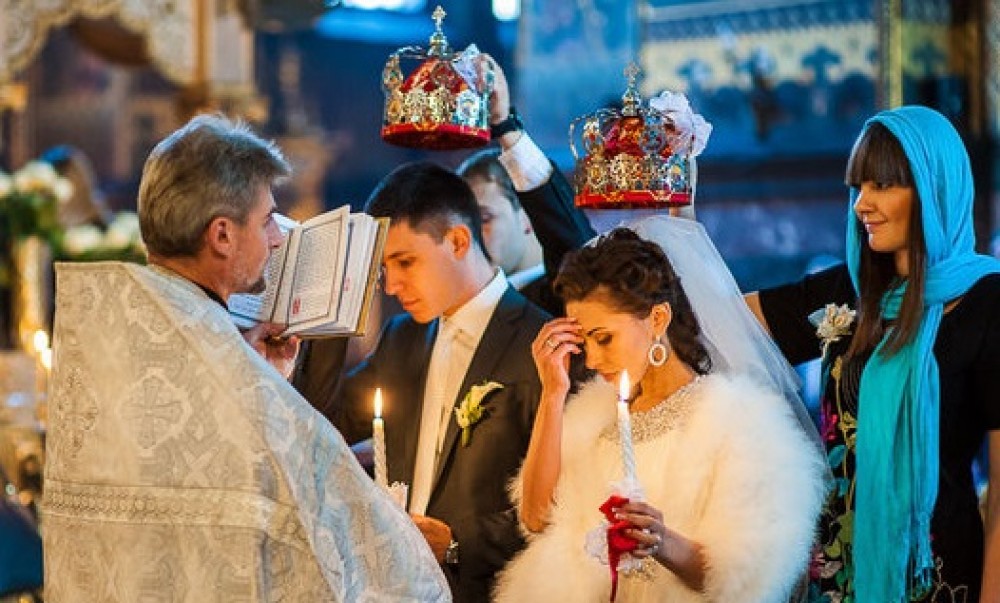 На что программирует обряд венчания?