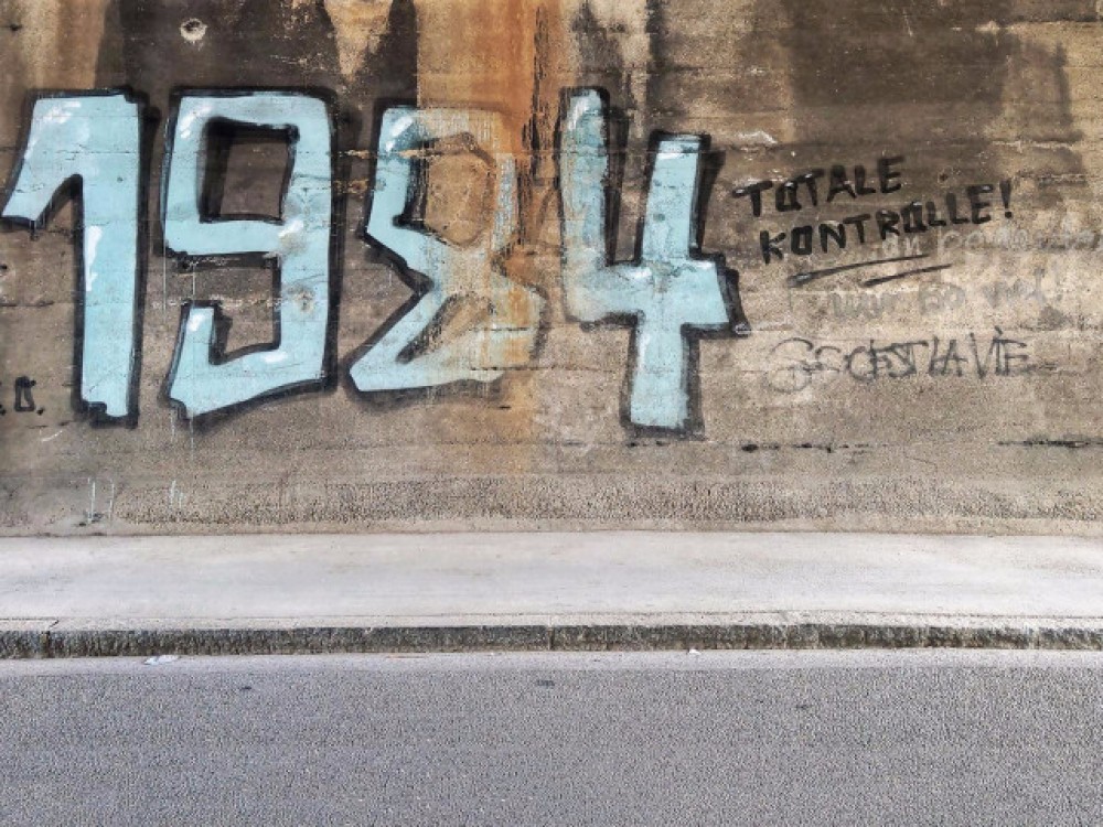 Мир «1984» Джорджа Оруэлла оказался пророческим и сбылся