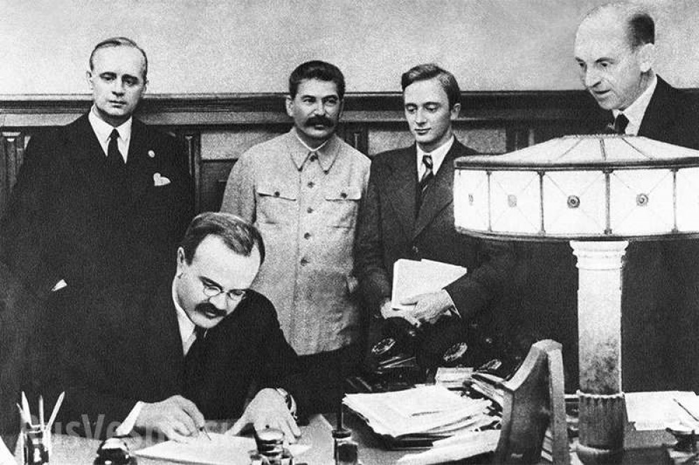 Опубликован советской договор о ненападении между СССР и Германией