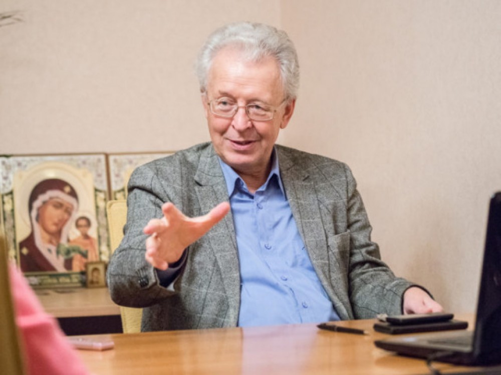 Реальный сектор экономики как голодал, так и продолжает голодать - Валентин Катасонов